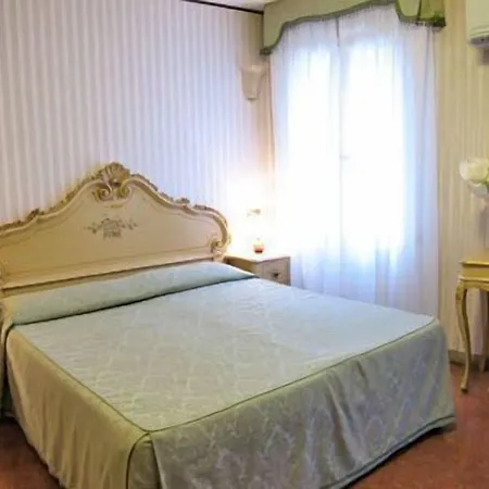 Hotel Leonardo 2*