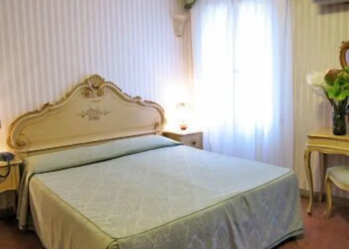 Otel Leonardo 2*