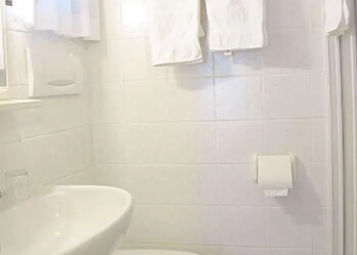 レオナルド ホテル